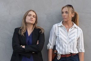 Merritt Wever, Toni Collette, unbelievable, netflix-serie, true crime, ermittlerinnen, detectives, cops