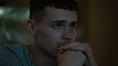 Arón Piper als Sergion im Netflix-Film Stumm