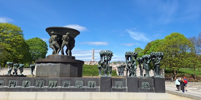 einige Nacktskulpturen im Vigeland Skulpturenpark in Oslo