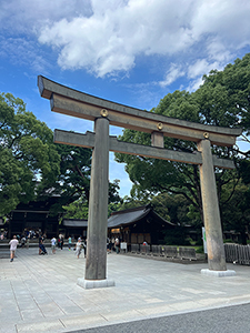 Holztor beim Meiji-jingu-Schrein